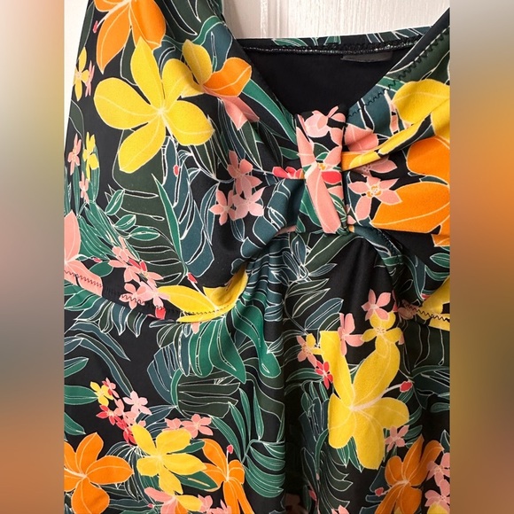 Old Navy Tropical Print Tie Knot Tankini Bathing Suit - Picture 4 of 6